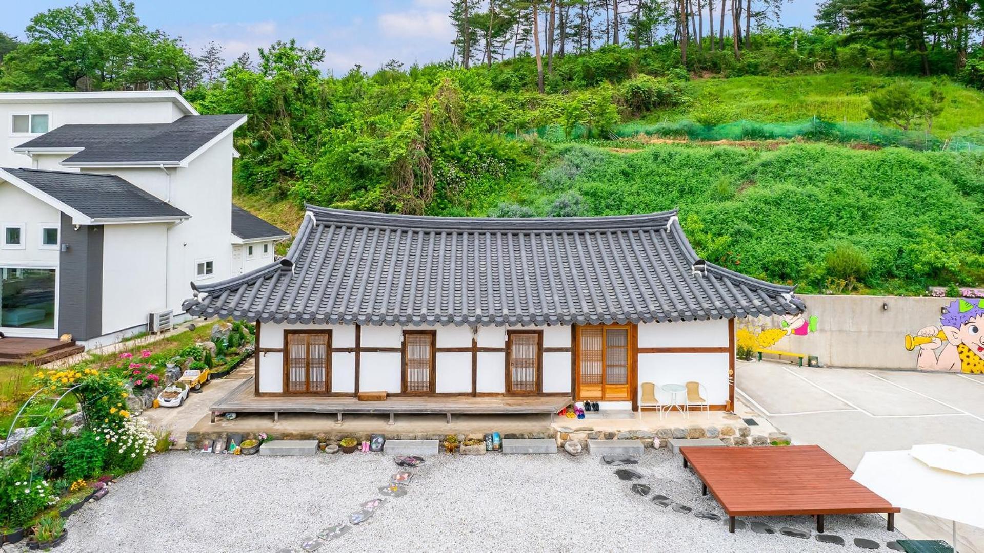 Gangneung Ggabinejip Hanok Pension ภายนอก รูปภาพ