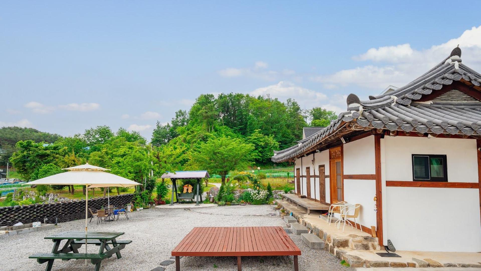 Gangneung Ggabinejip Hanok Pension ภายนอก รูปภาพ